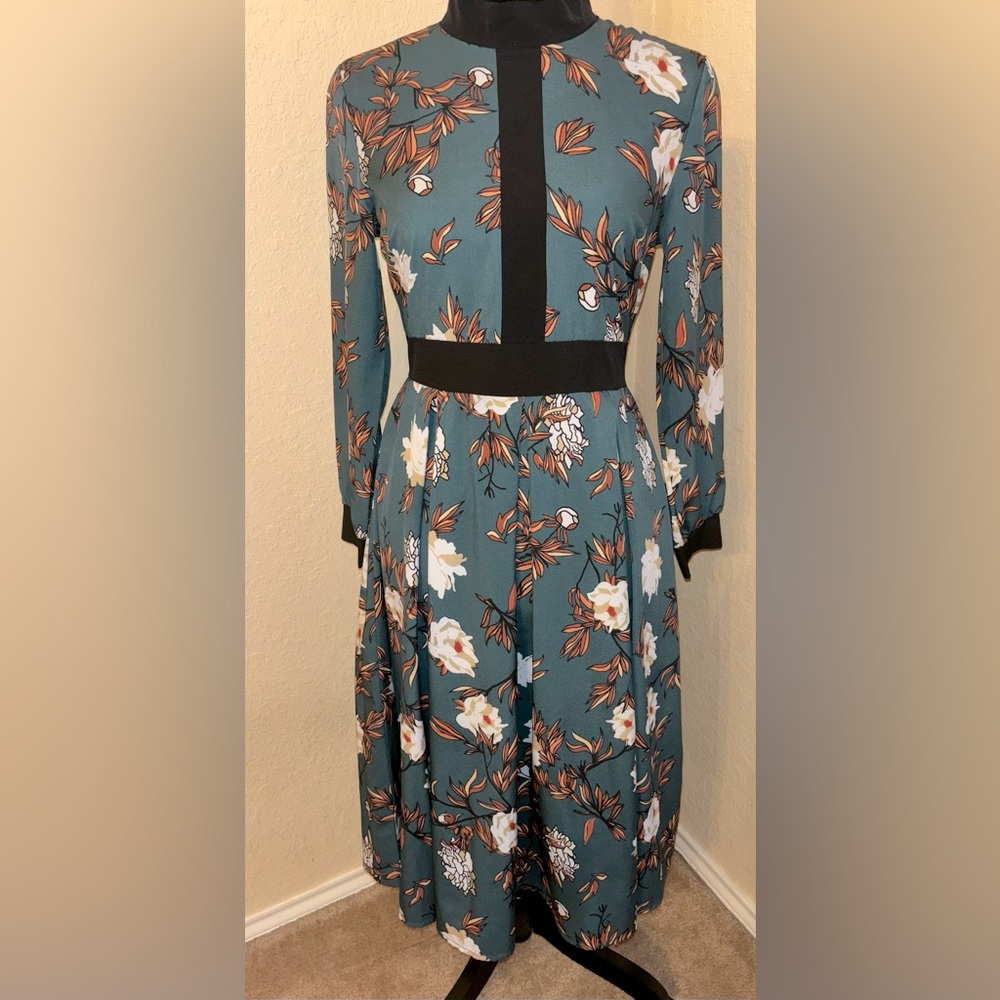 Teal Floral Long-Sleeve Midi Dress with Black Accent - Size Medium